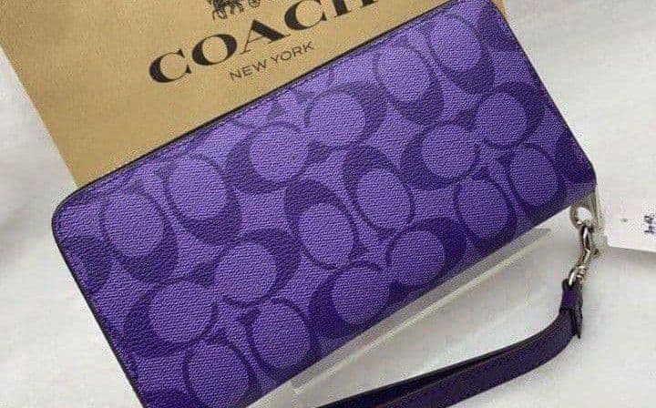 新品未使用コーチ長財布パープルシグネチャーレディースメンズ送料無料即日発送