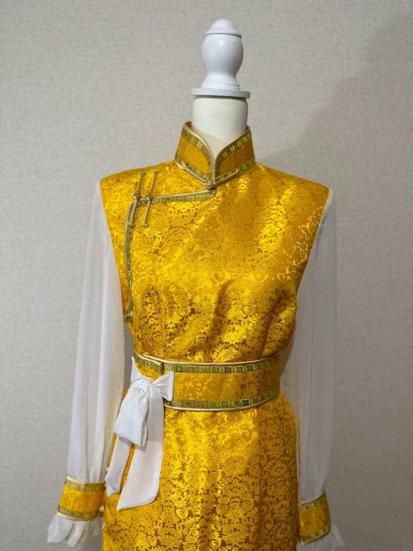 モンゴルの民族衣装　馬頭琴　モリンホール　モンゴルデール　VIVANT デール