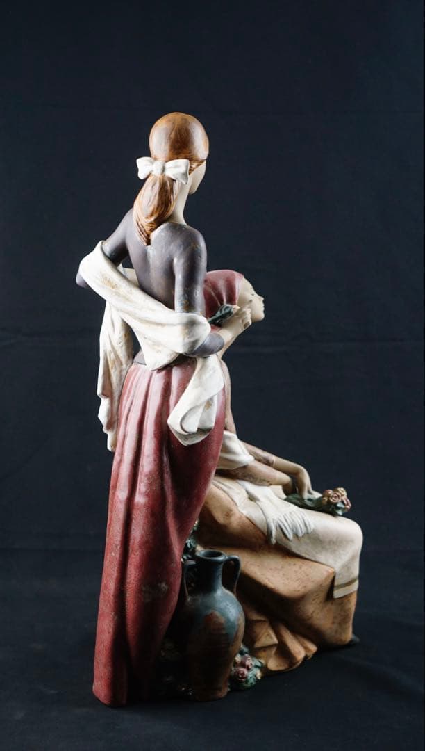 LLADRO 12070 リヤドロ「髪をすく姉妹」