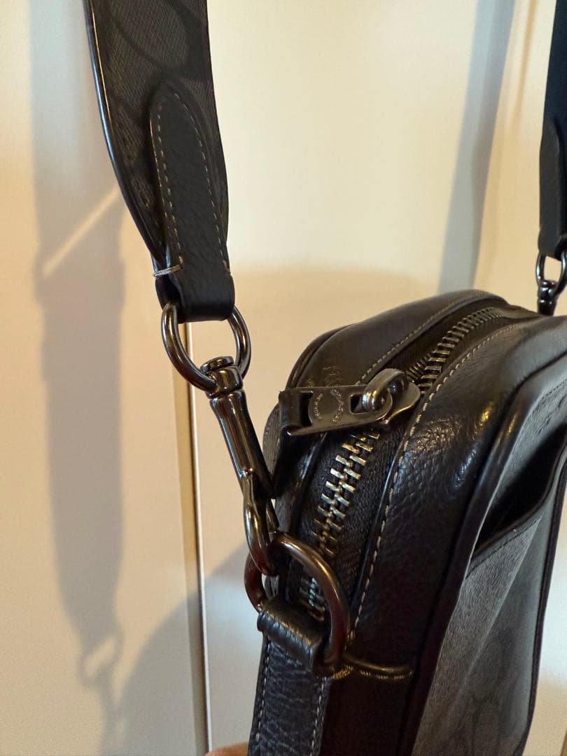 美品COACHブラック ショルダーバッグ