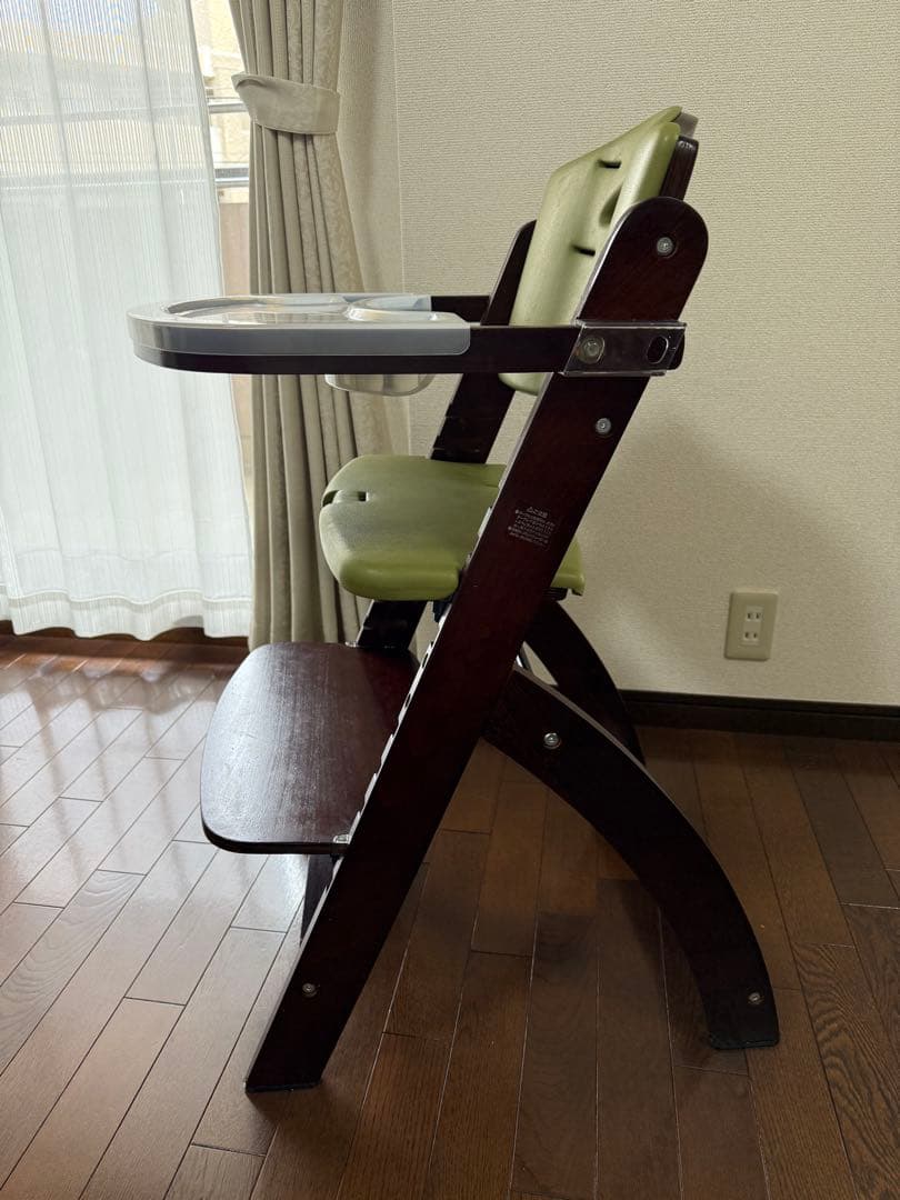 ビヨンドジュニア　ハイチェア　マホガニー　オリーブ