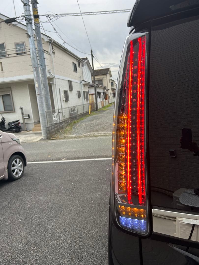 クリスタルアイ　ブラック　テールランプ　ノア　ヴォクシー　エクスクァイア　80系