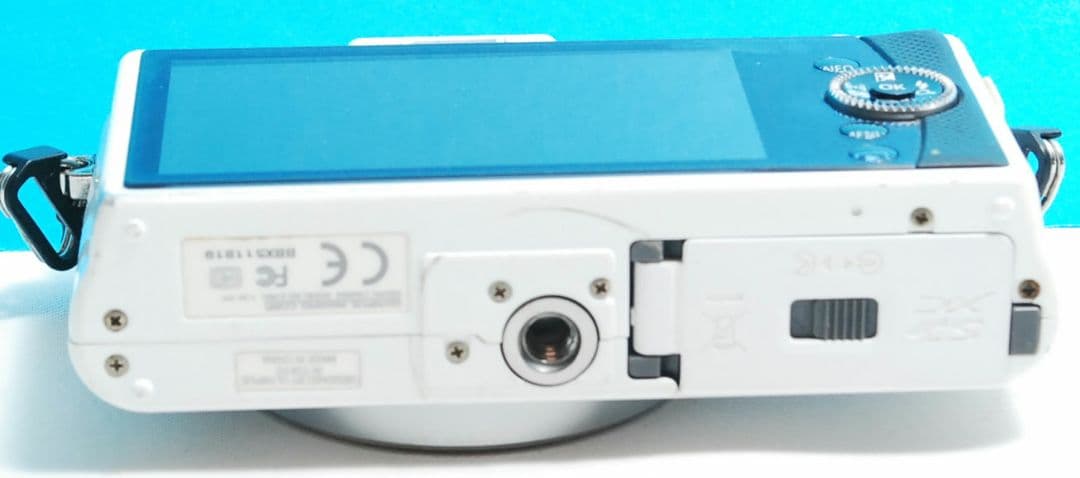 OLYMPUS E PM1　ボディ　ホワイト　送料無料