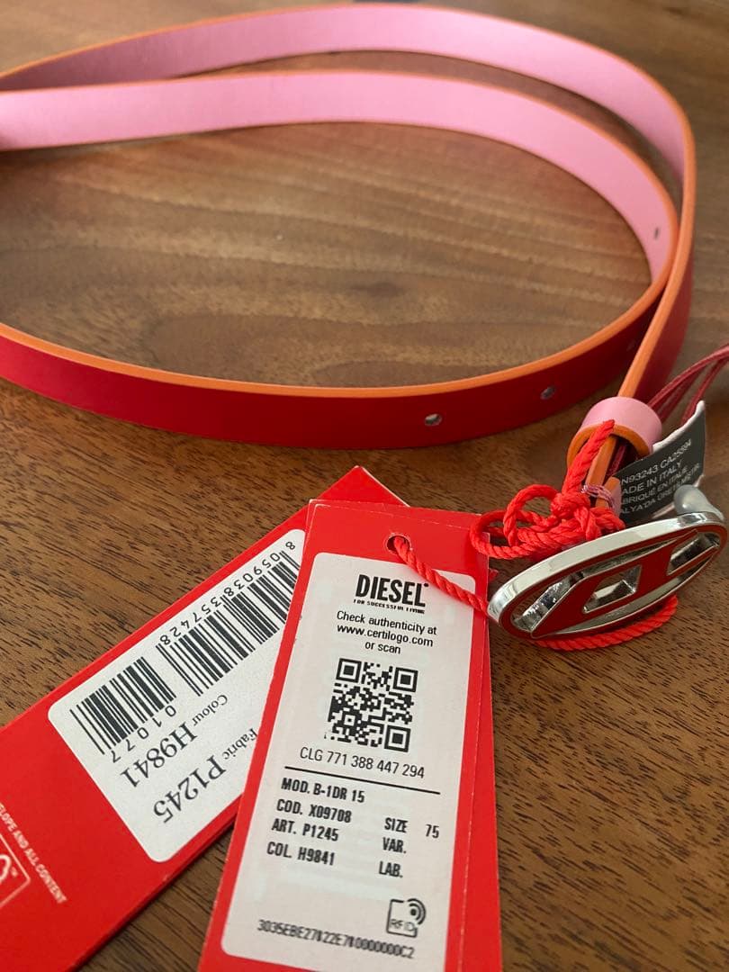 ディーゼル　ロゴ　バックル　Dメタル ＜ピンク＞