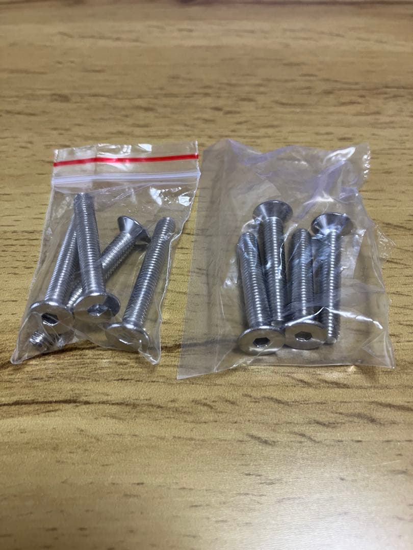 新品未使用　アコサット　タンクキャップ　Kawasaki車　汎用性（高）レッド