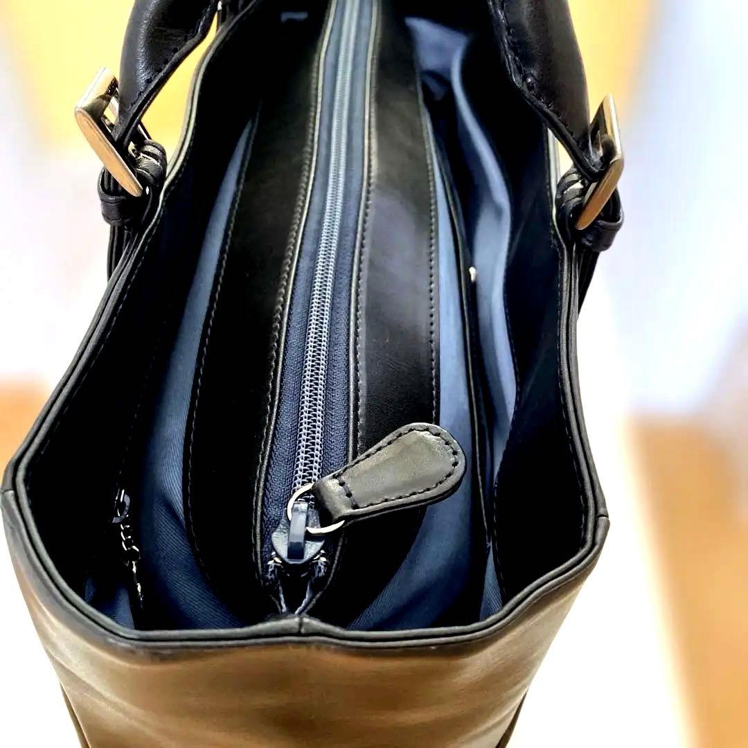 【完売品】定価55,000円新品未使用　 キタムラ　 ネイビーレザートートバッグ