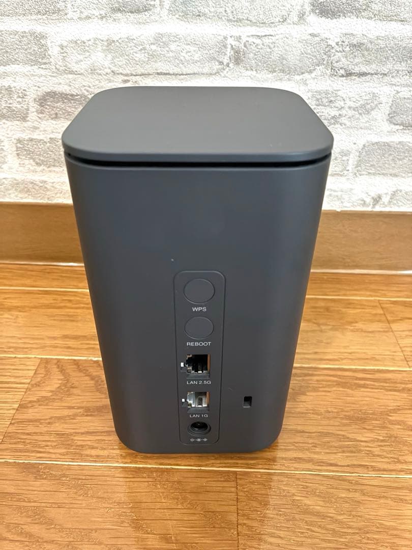 【美品】 docomo 5G HR02 ホームルーター