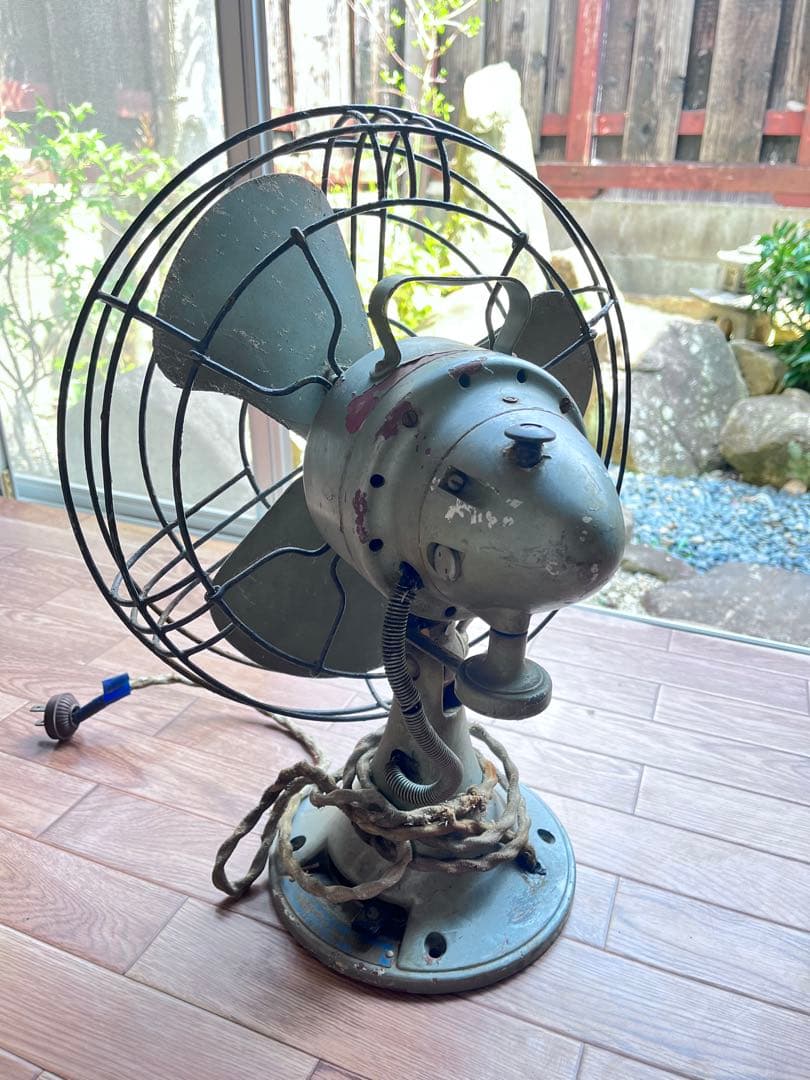 ヨ*ん様 レトロ　クラシックデザイン扇風機 3枚羽 お部屋のインテリア
