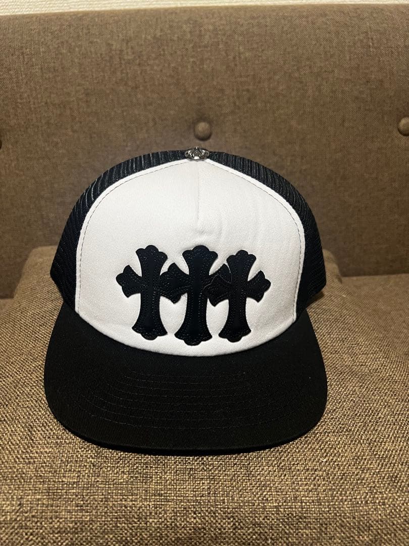 クロスモチーフ トラッカーキャップ 白黒 (CHROME HEARTS)