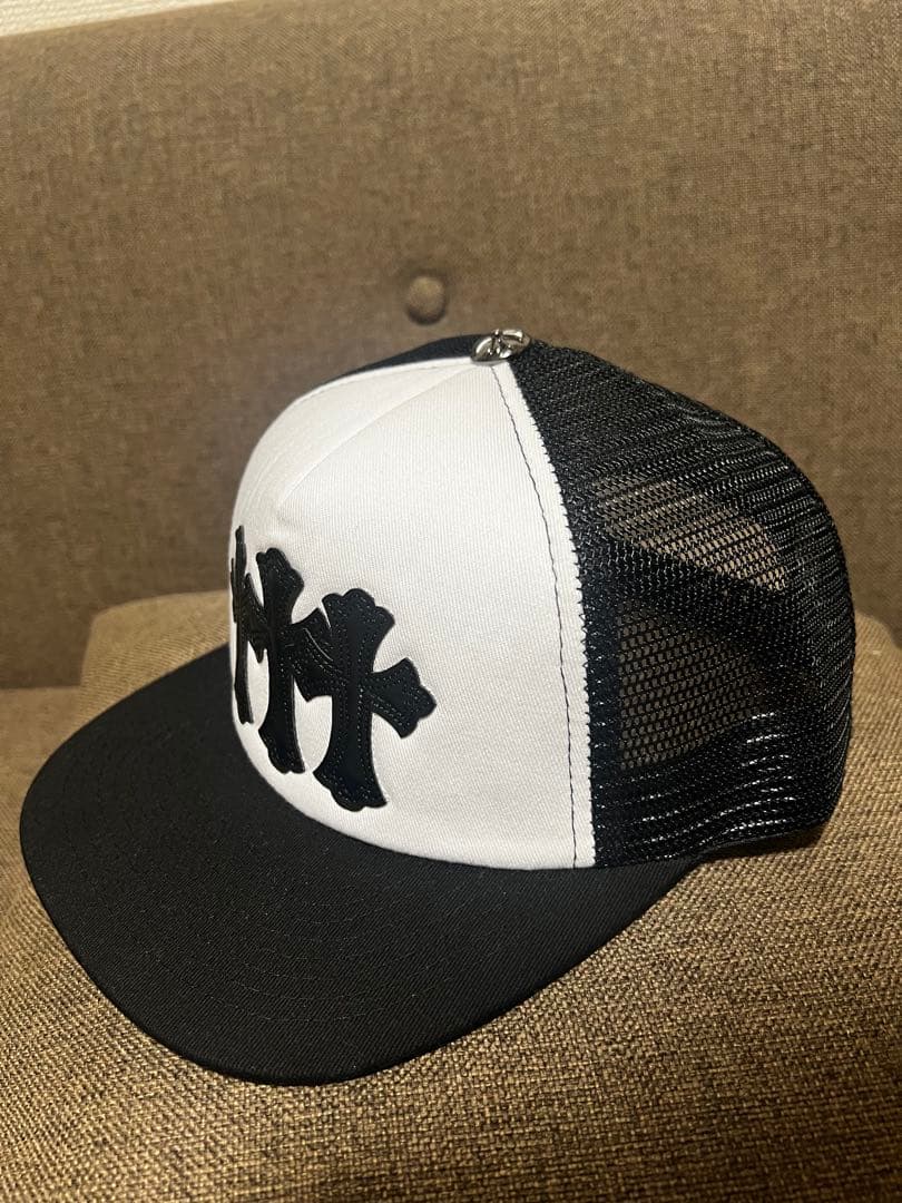 クロスモチーフ トラッカーキャップ 白黒 (CHROME HEARTS)