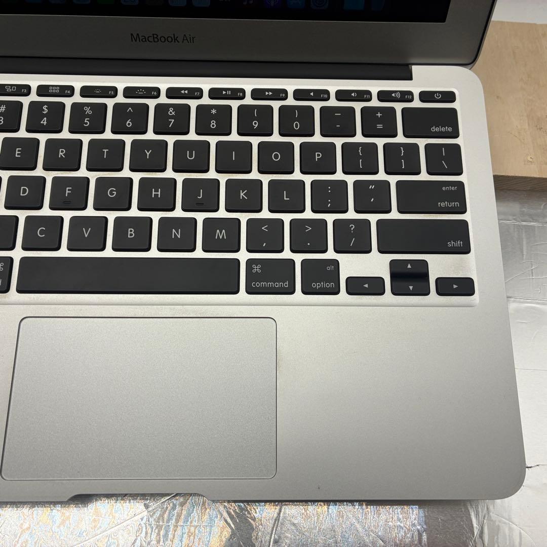 【美品】MacBookAir 11インチ Mid2014 US メモリ8g