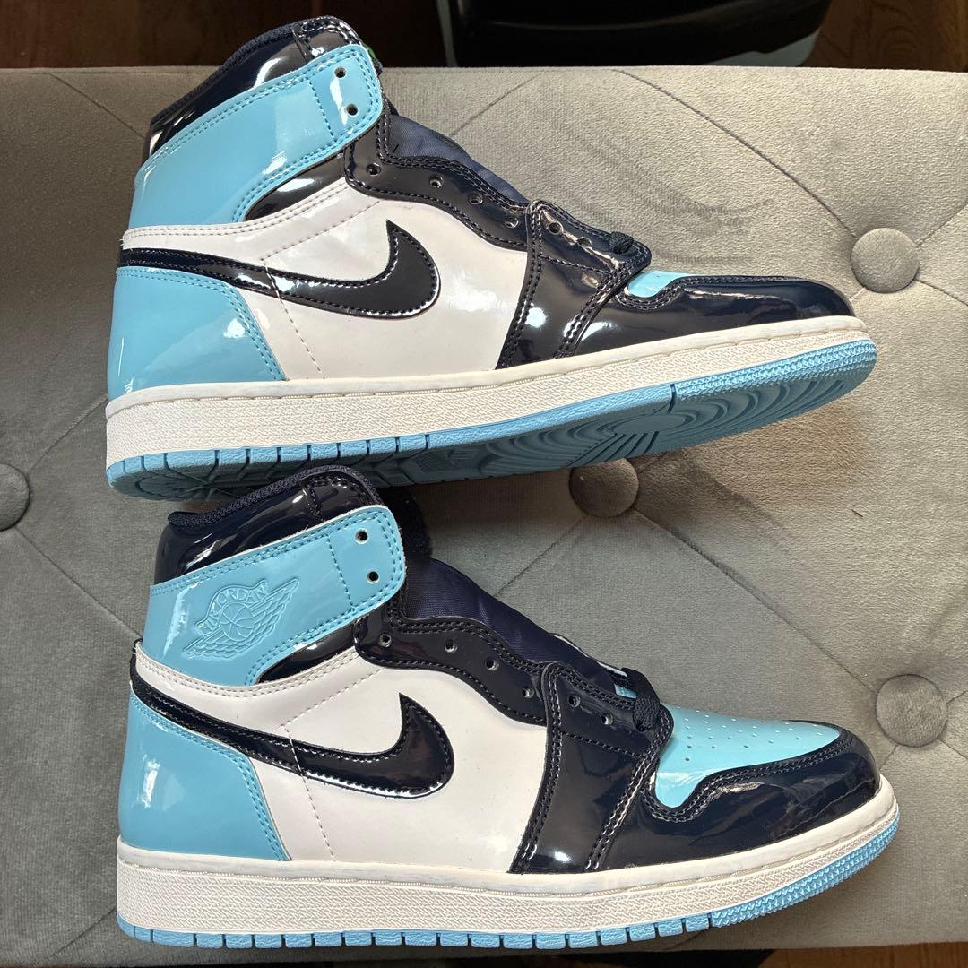 Nike WMNS AIR JORDAN 1 HIGH UNC パテント　レザー
