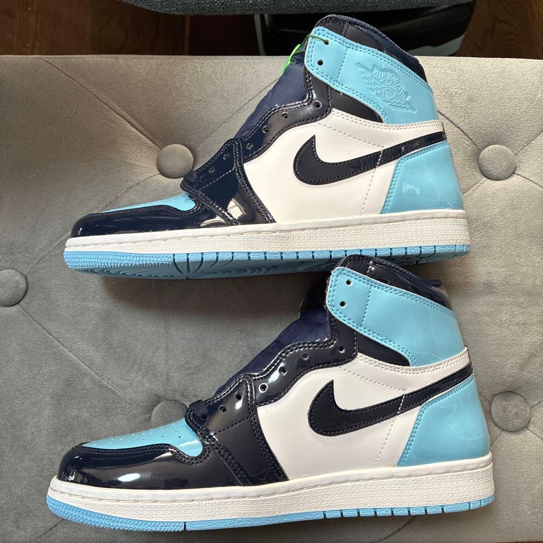 Nike WMNS AIR JORDAN 1 HIGH UNC パテント　レザー