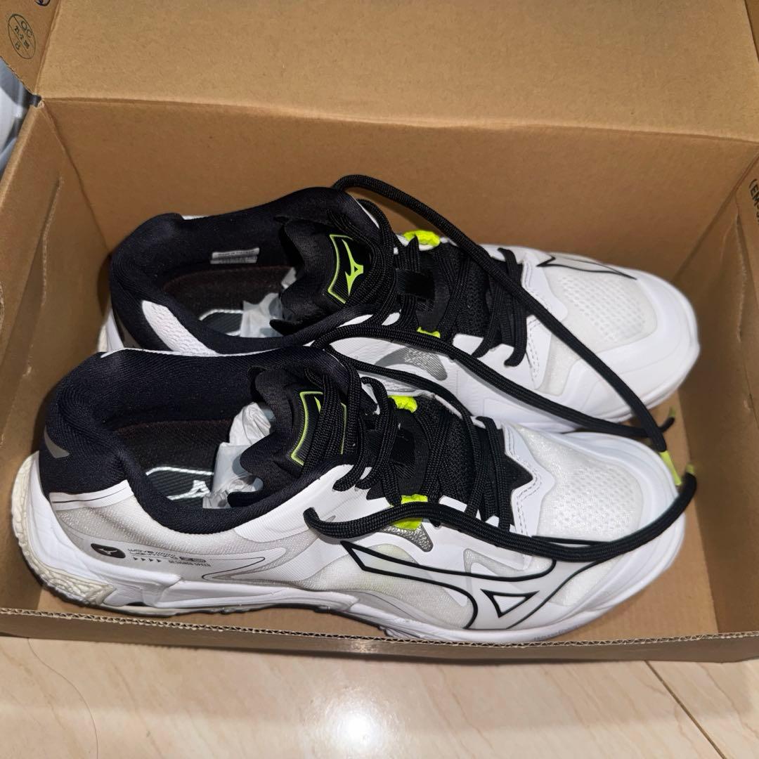 ミズノ WAVE LIGHTNING Z8 V1GA240051 バレーボール