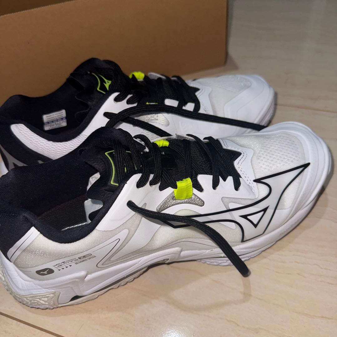 ミズノ WAVE LIGHTNING Z8 V1GA240051 バレーボール