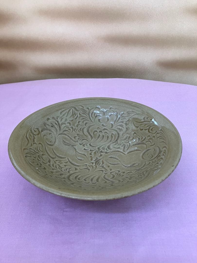 青磁唐子文平鉢