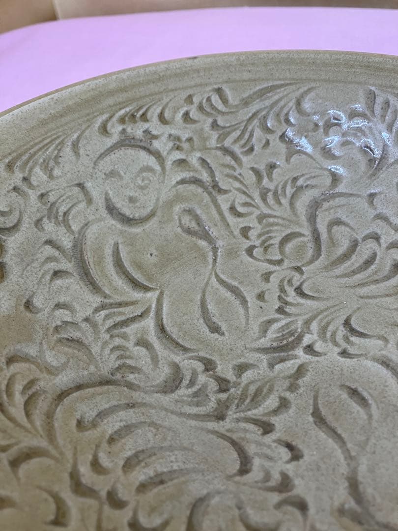 青磁唐子文平鉢