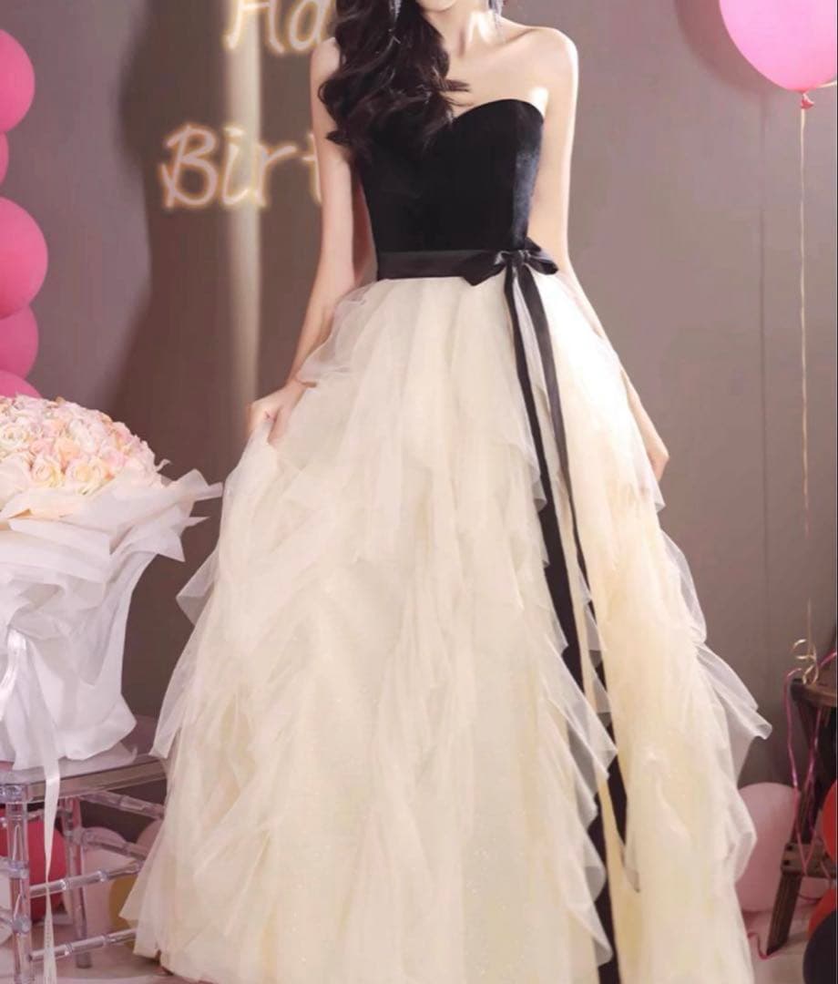 フリルのチュールスカートがオシャレ バイカラーベア ドレス