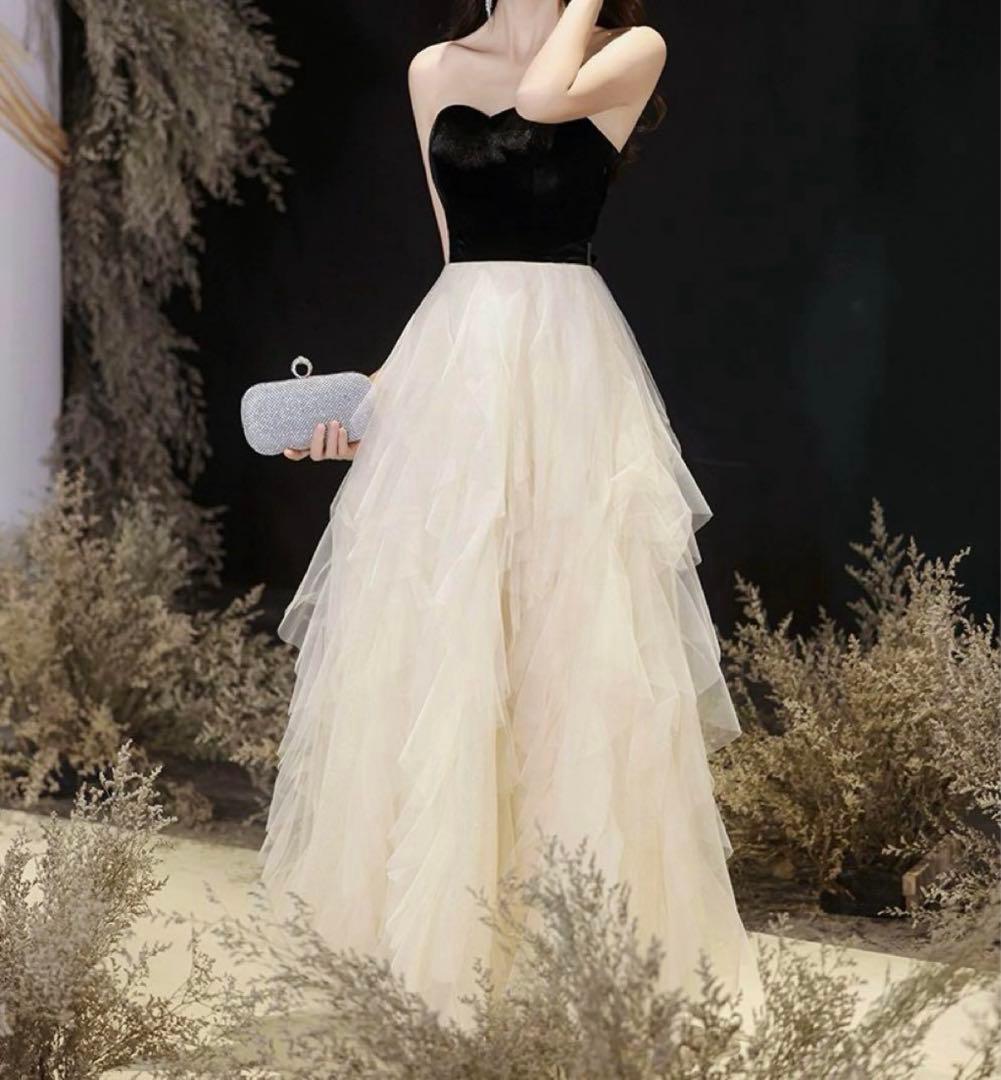 フリルのチュールスカートがオシャレ バイカラーベア ドレス