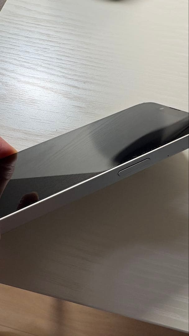 Apple iPhone 13 ホワイト 本体 カメラ破損