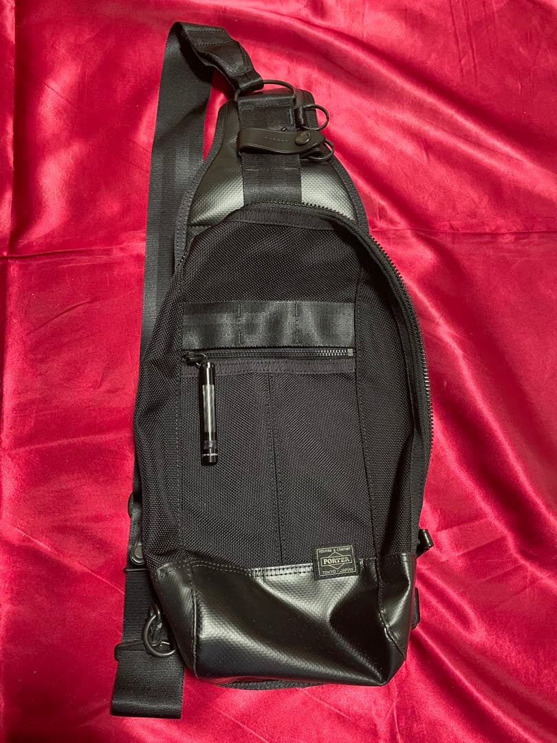 PORTER ポーター ブラック ナイロン スリングバッグ ボディバッグ