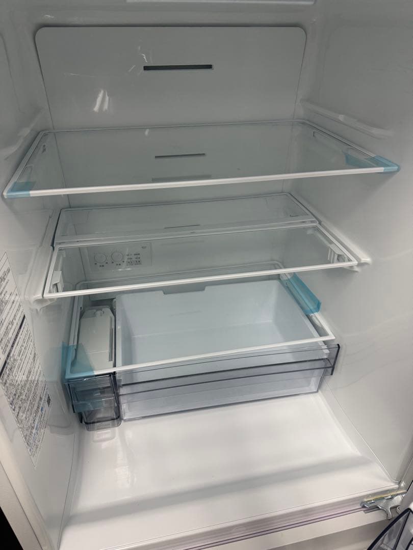 東芝　ノンフロン冷凍冷蔵庫　GR-U33SC (WU) 2023年　326L