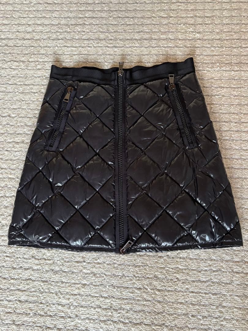 MONCLER :GONNAブラックダウン ミニスカート　サイズ「40」M相当