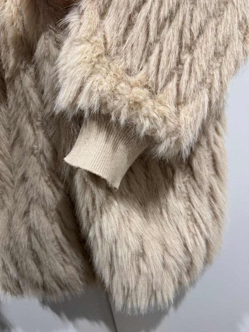 【THINK FUR（シンクファー）】エコファーカーディガン　ベージュ