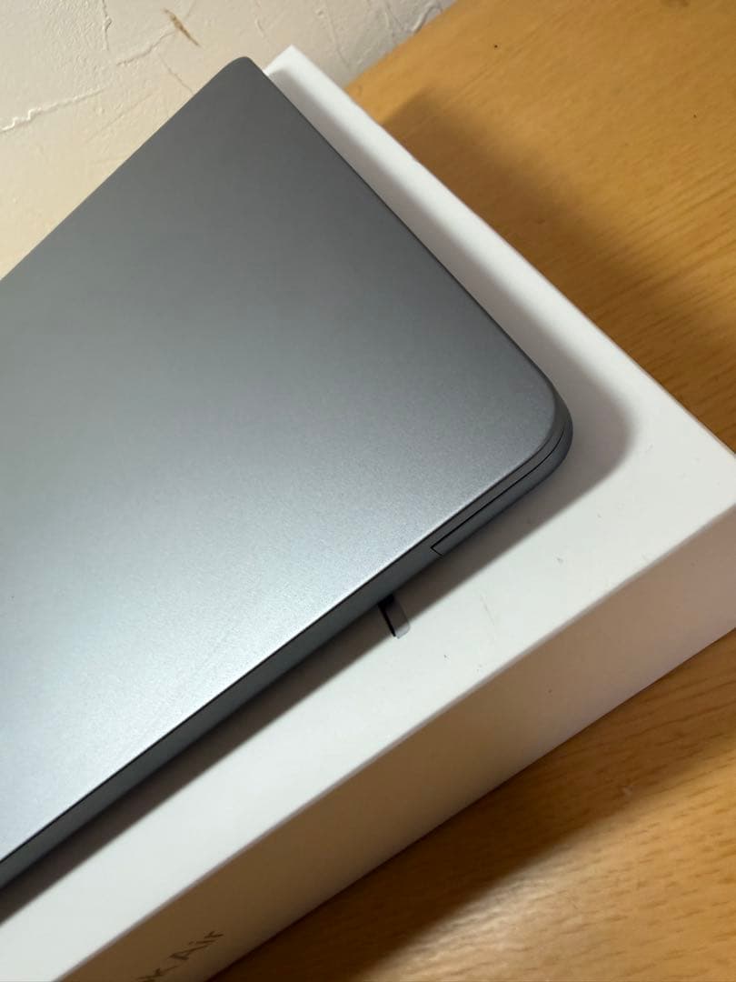 MacBook Air M2 (2022)スペースグレー 13.6インチ