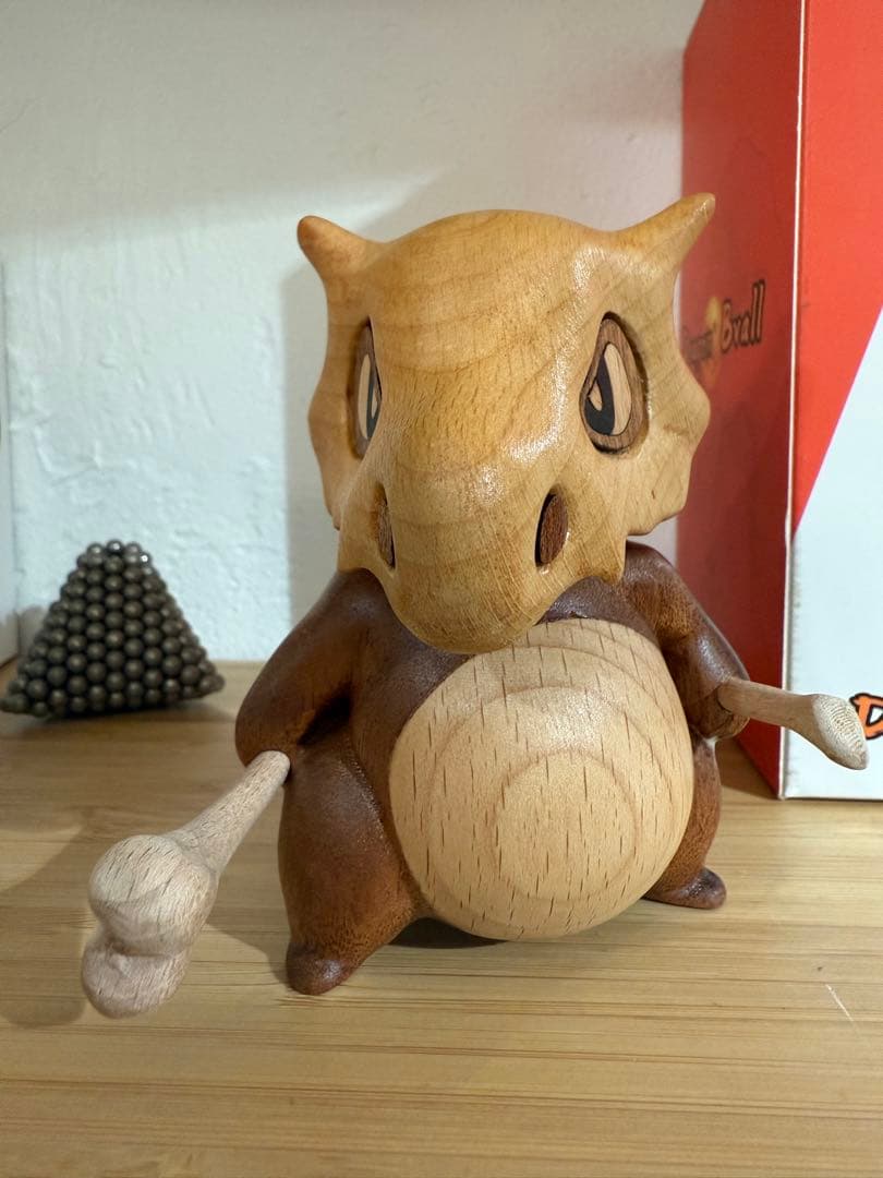 カラカラ　木製　彫刻