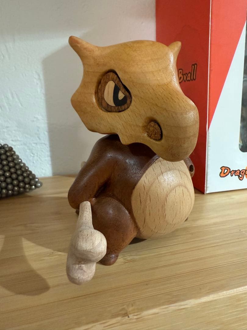 カラカラ　木製　彫刻