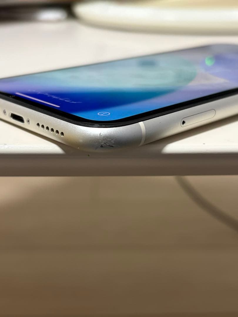 iPhone11 64G SIMフリー　少し傷、割れなし