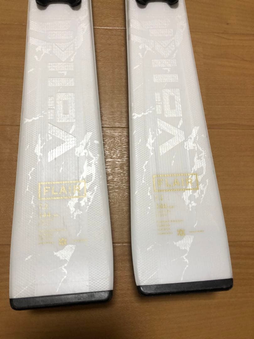 ドイツブランドのフォルクル　バインディング付きスキー板 とブーツのセット