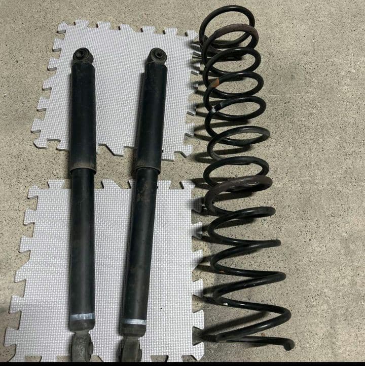 送料無料 ダイハツ タントカスタム L350S 純正サスペンション4本セット