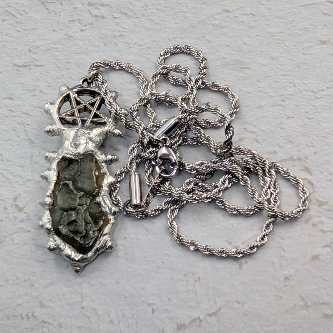 ご予約品《モルダバイト・アウロラ フリズスキャルヴ ―変容の聖座―》〜星の玻璃〜