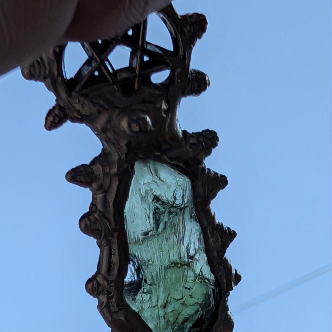 ご予約品《モルダバイト・アウロラ フリズスキャルヴ ―変容の聖座―》〜星の玻璃〜