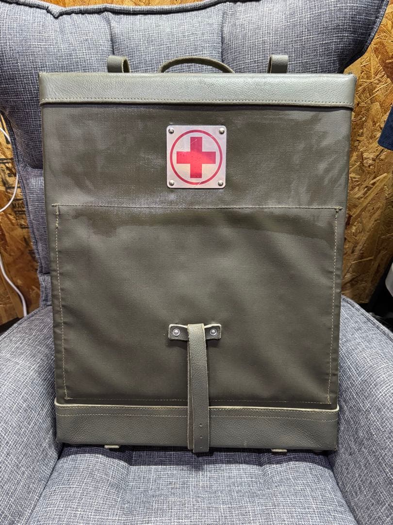 美品　1972年製 スイス軍 メディカル 医療バッグ　当時物 軍放出品　レア