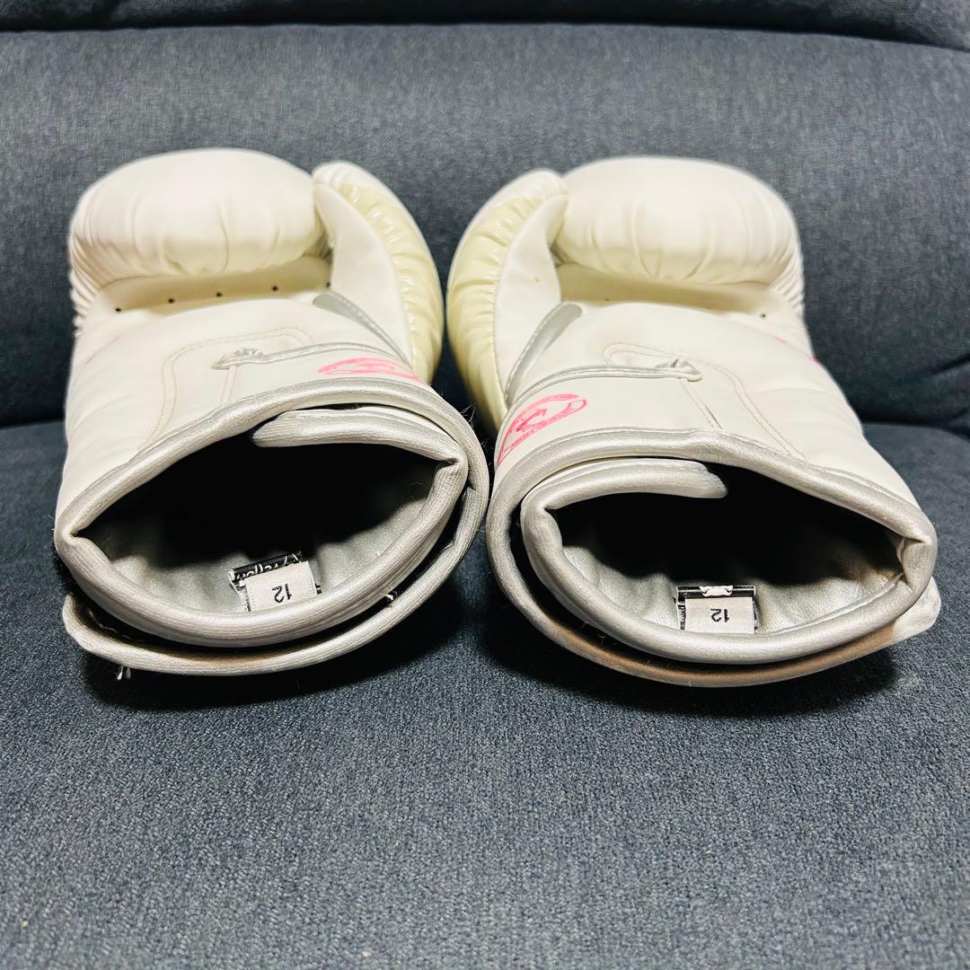 VENUM ボクシンググローブ 12oz ホワイト