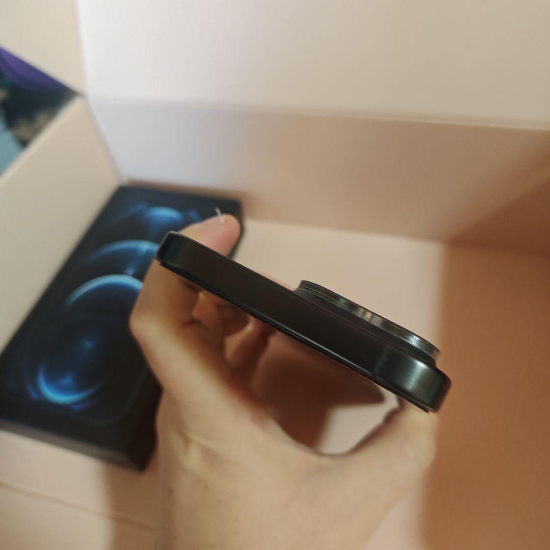 iPhone 15 ProMAX グラファイト 本体，正規ケース付き、コード付き