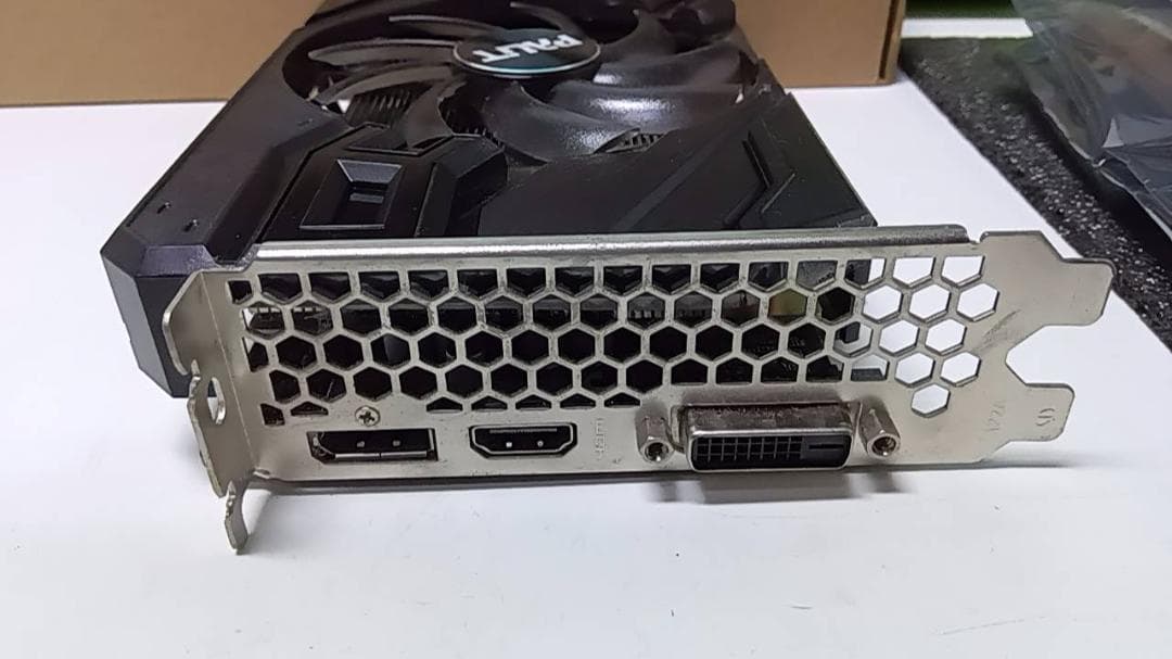 Palit GeForce GTX 1660 6GB StormX OC 使用中