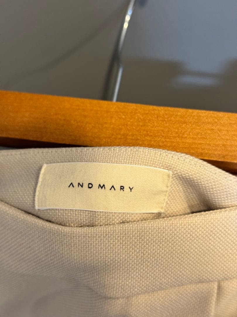 Andmaryスカート