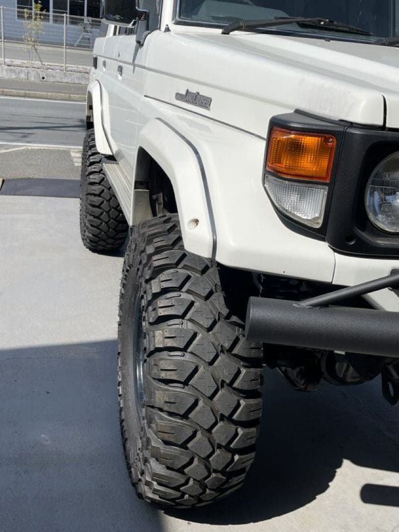 ランクル70.78プラド　ししかりフロントバンパー　塗装なし　ご注意下さい‼️