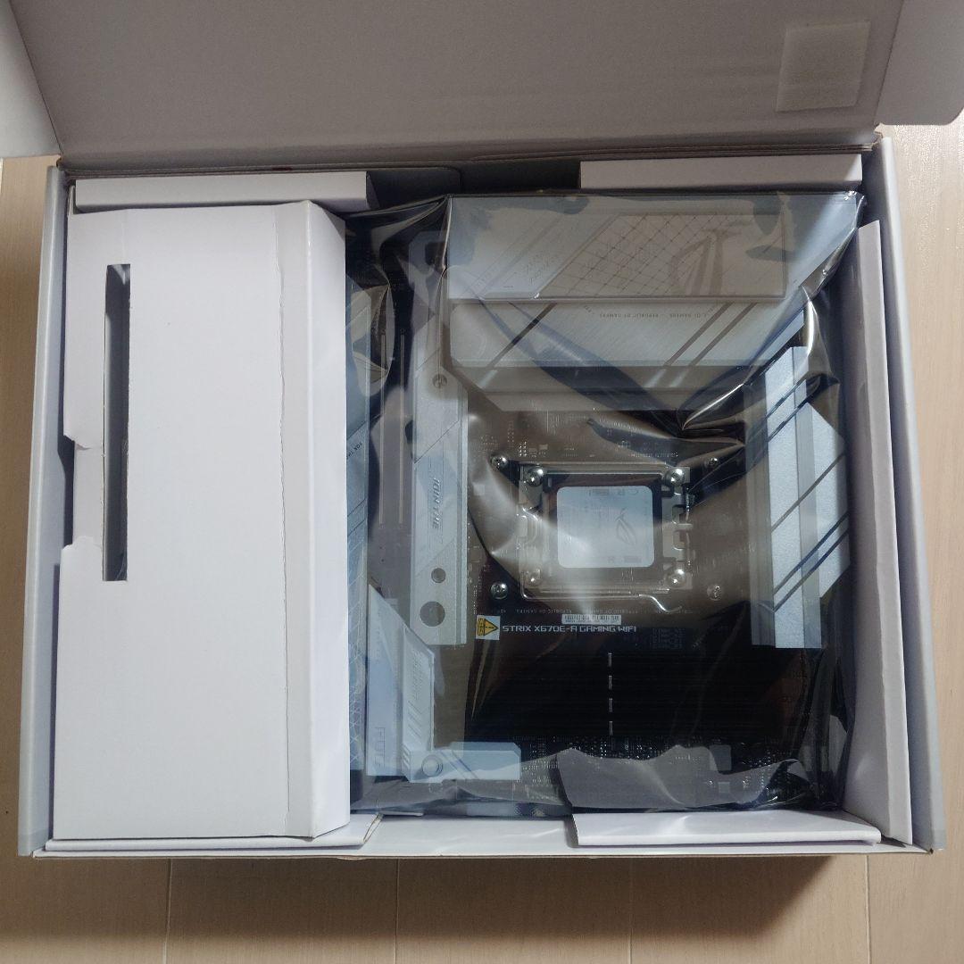 ROG STRIX X670E マザーボード + Ryzen 97950X3D