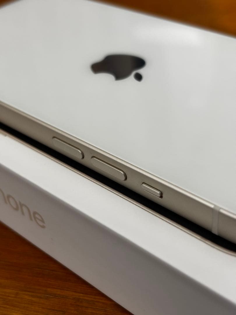 Apple iPhone 14 スターライト色　本体128GB