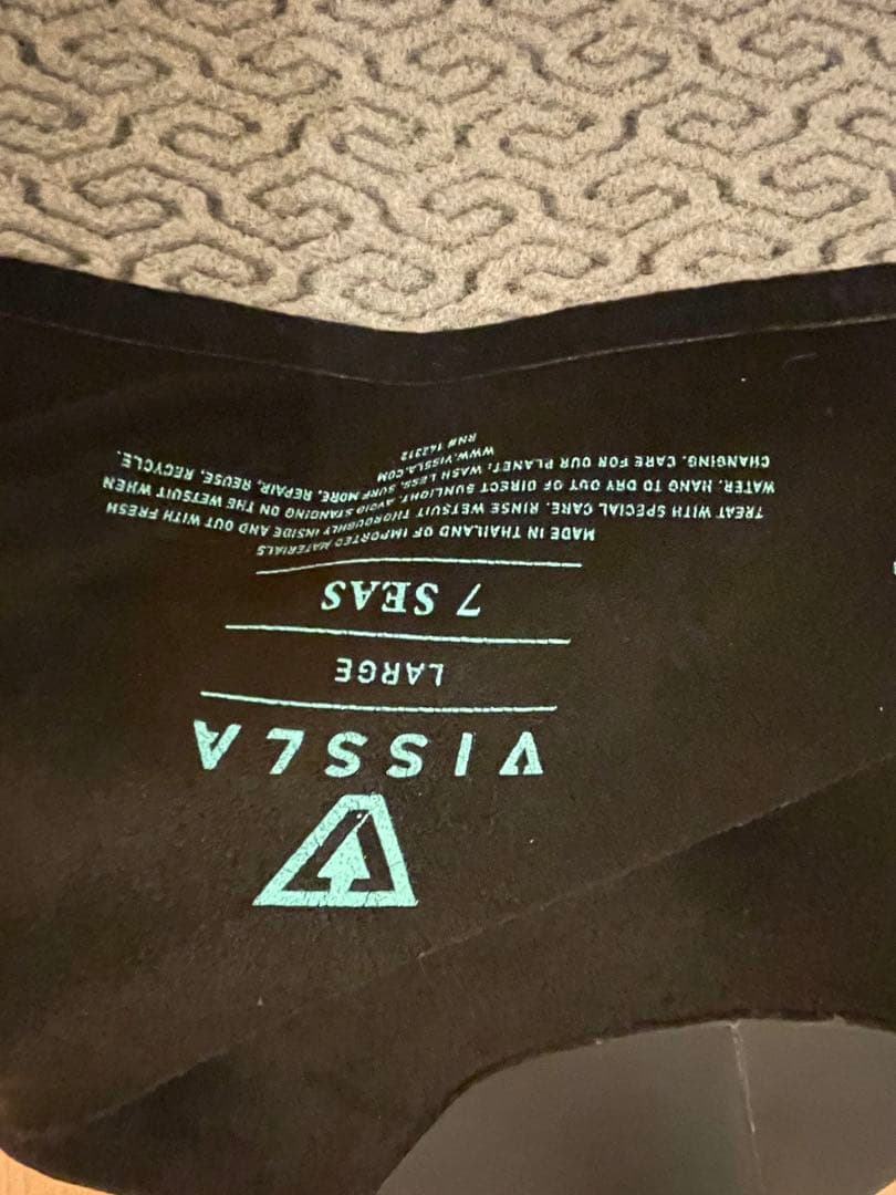 ウェットスーツ　ブラックフルスーツ VISSLA