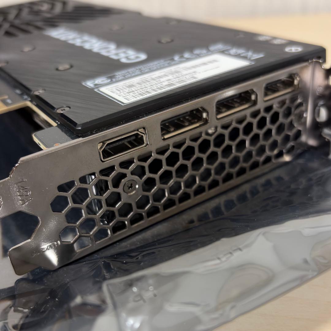 GeForce RTX 5060 Ti 16GB 中古美品