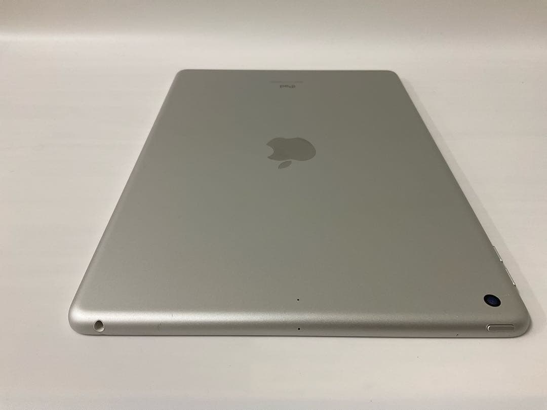 IPAD 第8世代 32GB シルバー Wifiモデル ★即日発送★