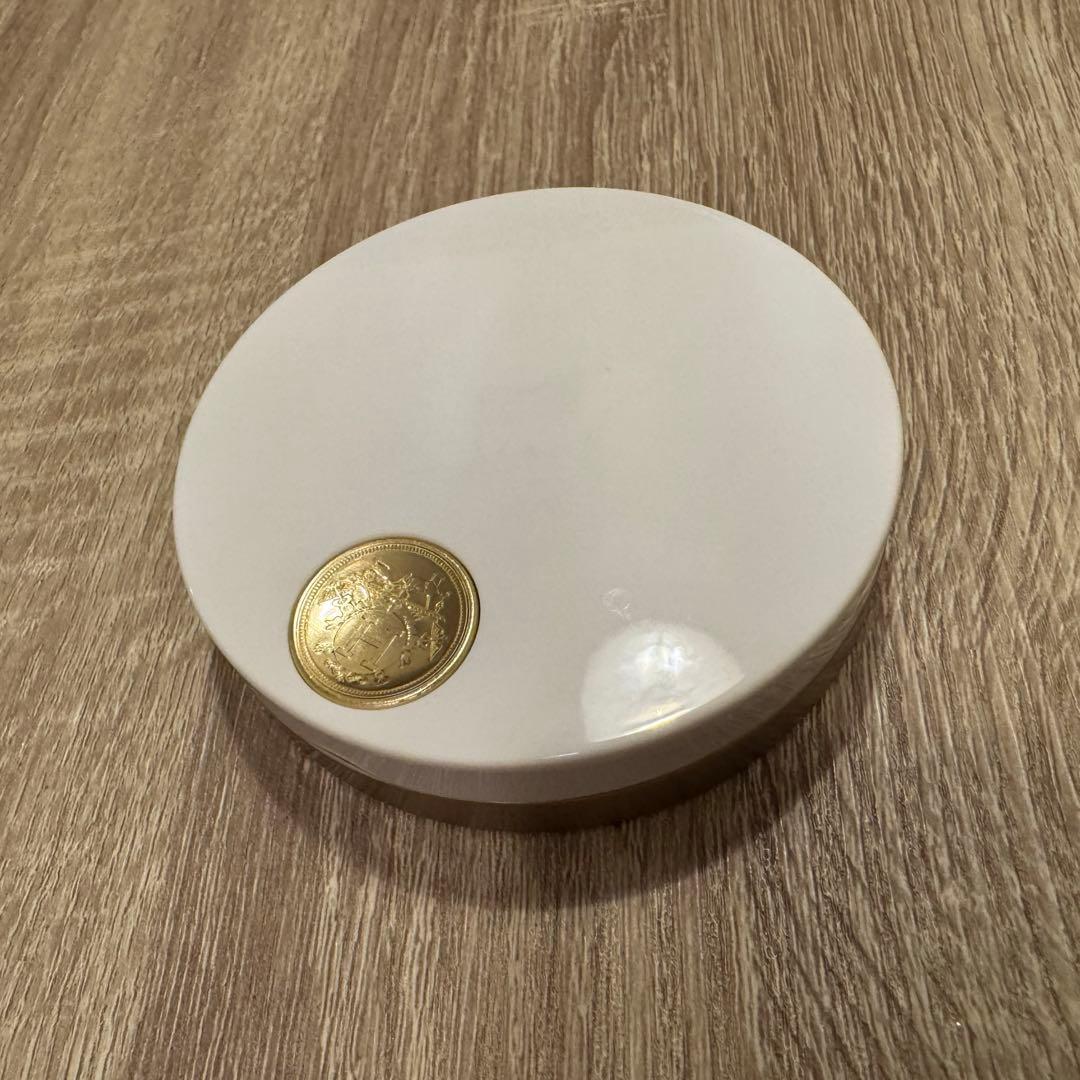 Hermès フェイスパウダー プードル ロカバール