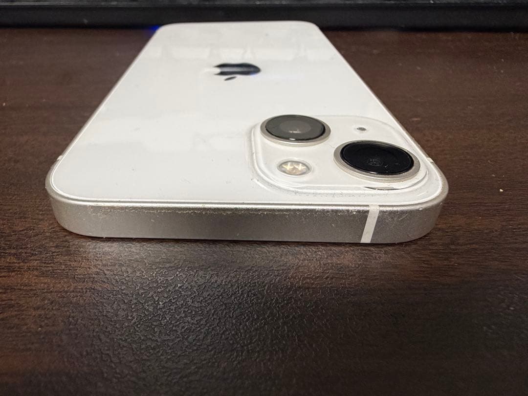 Apple iPhone 13 スターライト