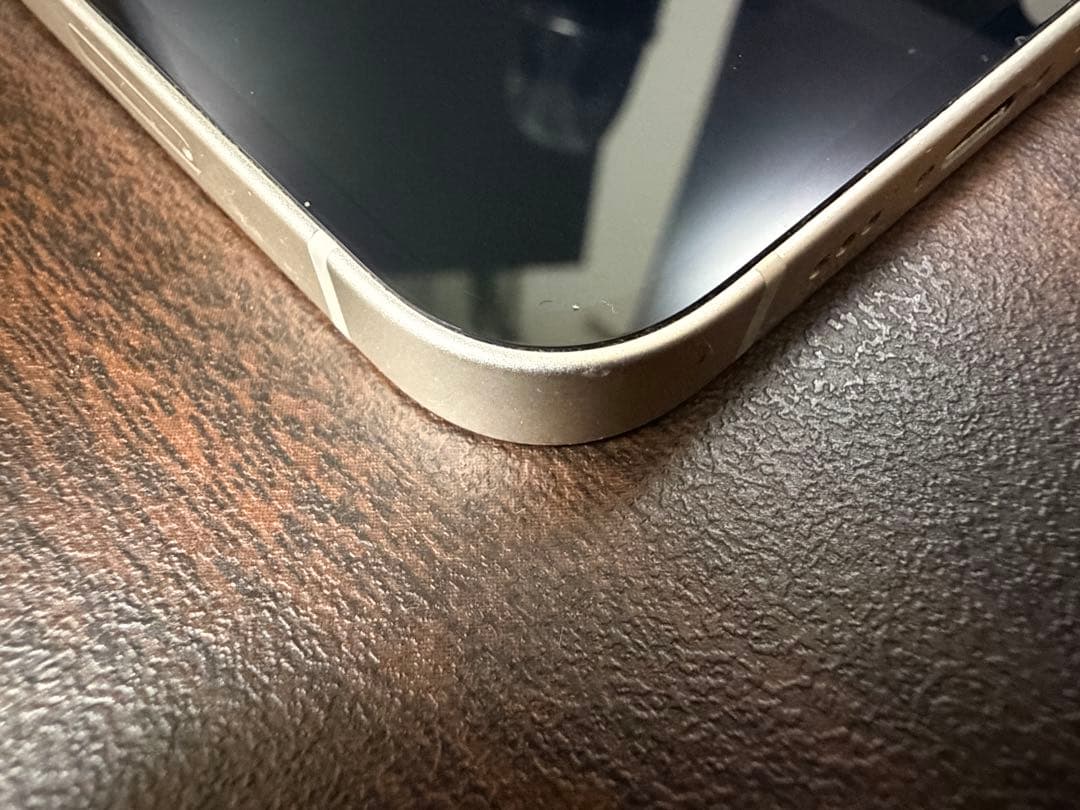 Apple iPhone 13 スターライト